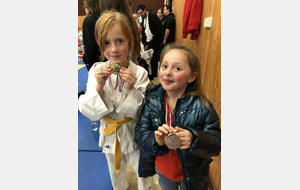 Nos Mini-Poussin(e)s - Lisala et Juliette